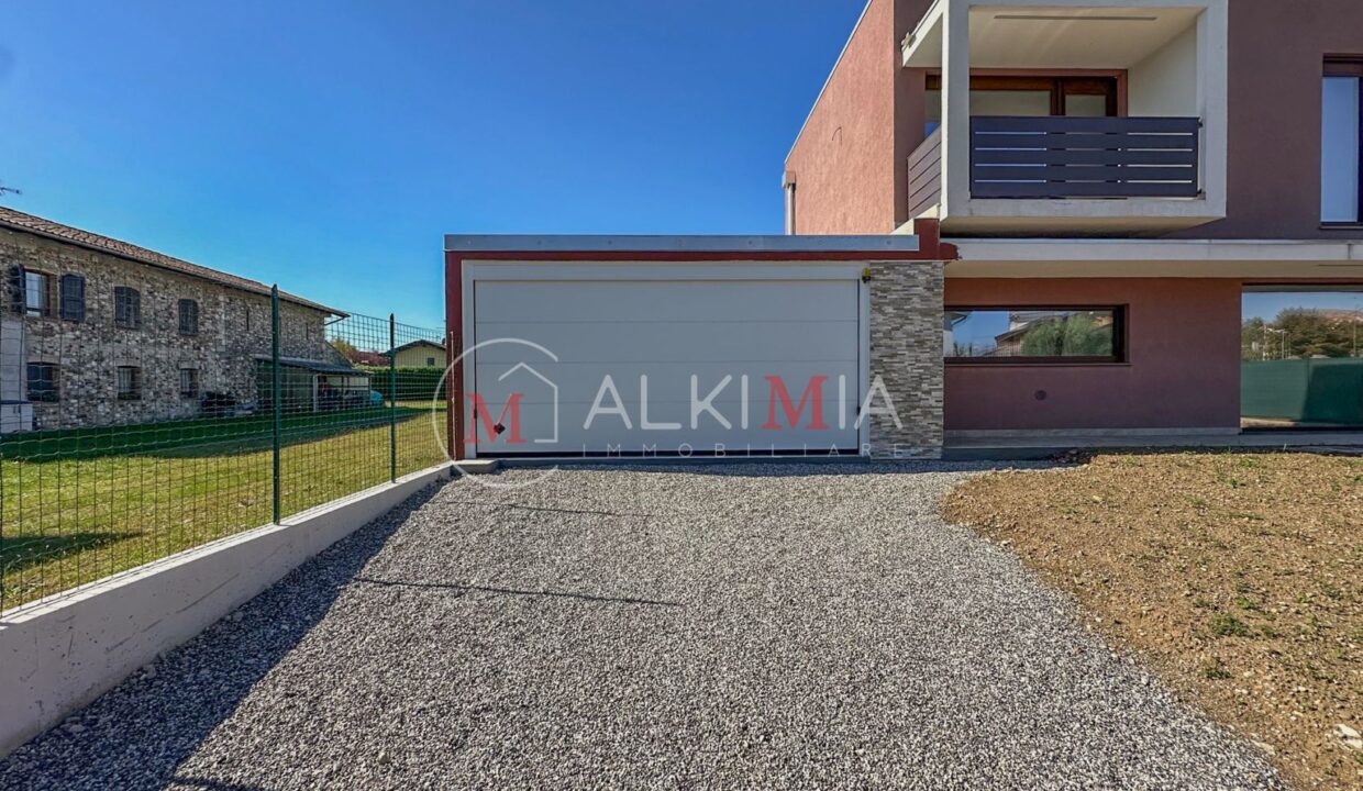 Villa Martignacco ingresso garage