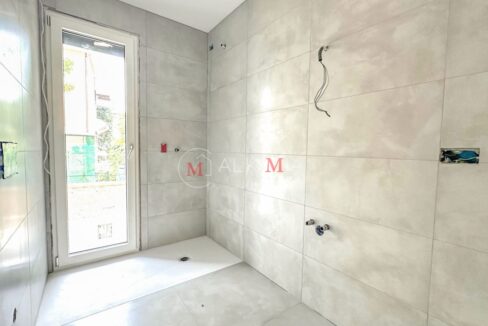 Primo piano via Martignacco bagno