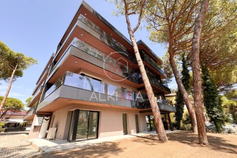Lignano tricamere via dei pini facciata
