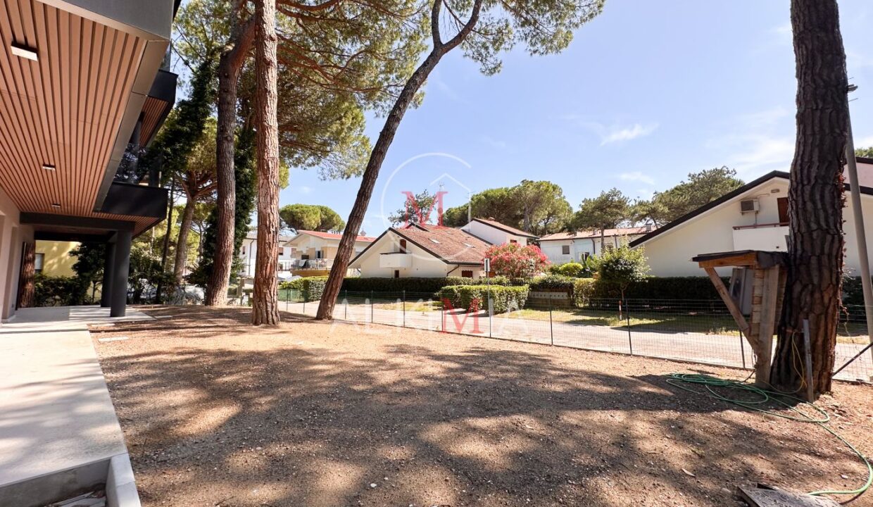 Lignano tricamere via dei pini viale esterno