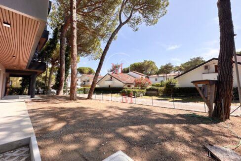 Lignano tricamere via dei pini viale esterno