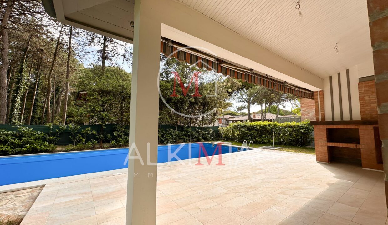 Lignano villa con piscina portico