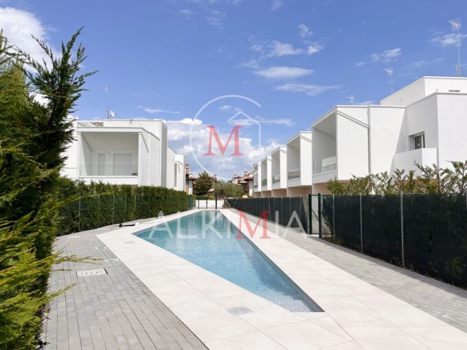 Lignano villa con piscina comune