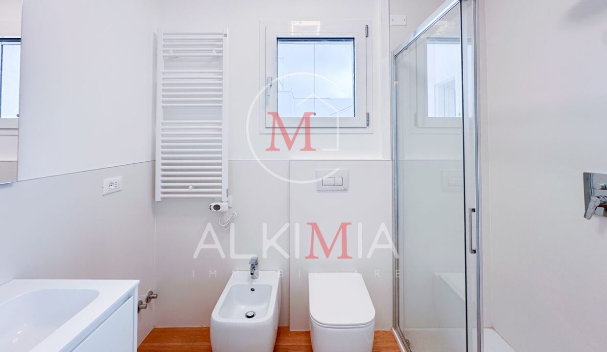 Lignano villa con piscina comune bagno 2