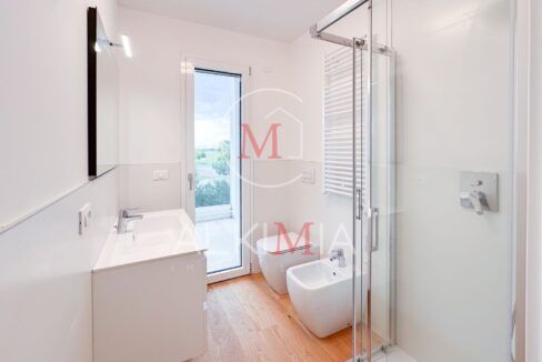 Lignano villa con piscina comune bagno 4