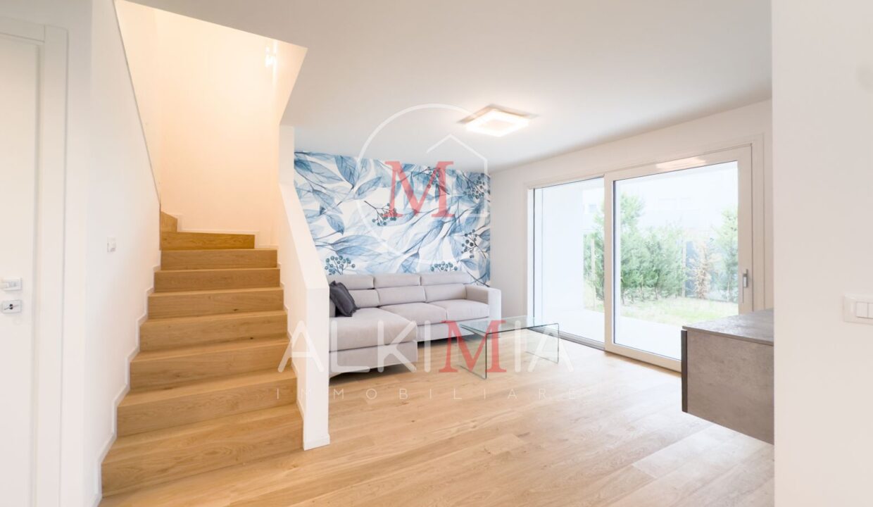Lignano villa con piscina comune scale