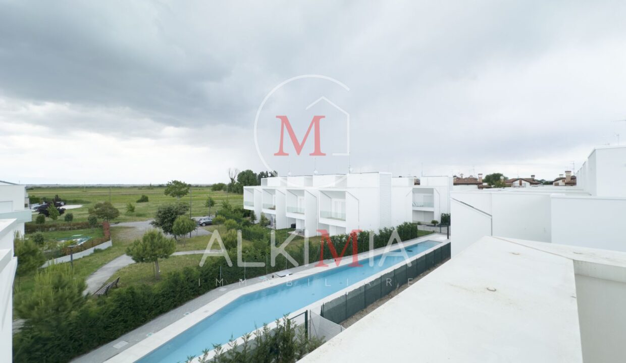 Lignano villa con piscina comune solarium 4