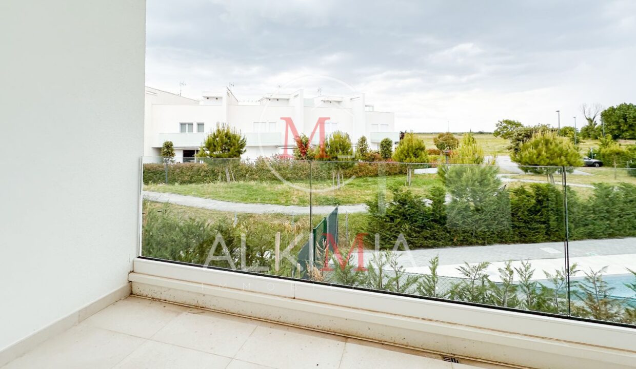 Lignano villa con piscina comune vista 2