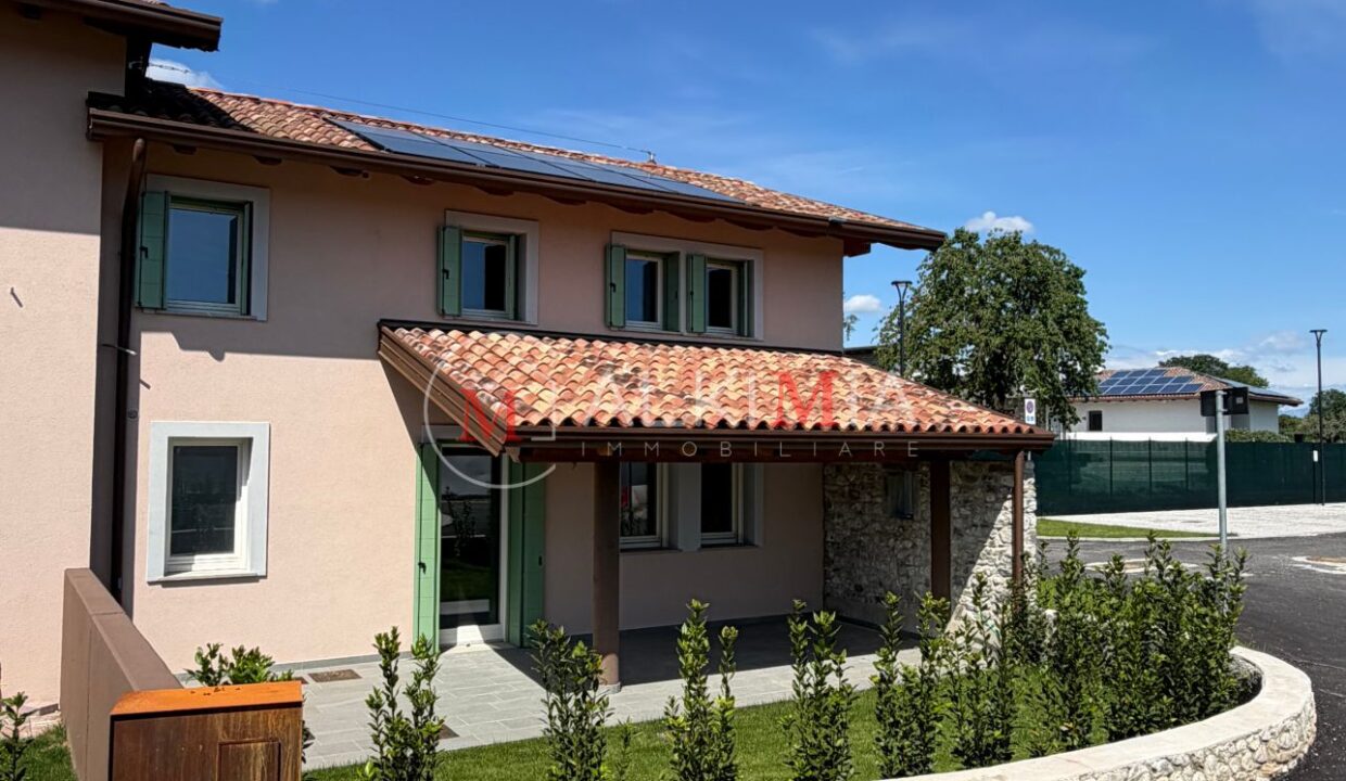 Villetta bicamere con giardino Reana A2 esterno