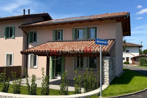 Villetta bicamere con giardino Reana A2 esterno 2