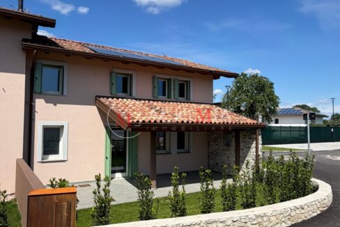 Villetta bicamere con giardino Reana A2 esterno