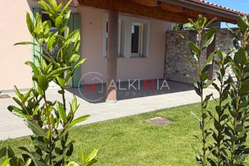 Villetta bicamere con giardino Reana A2 portico 3