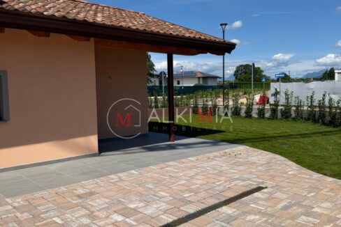 Villetta bifamiliare classe A2 Reana posto auto 2