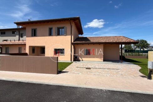 Villetta bifamiliare classe A2 Reana posto auto