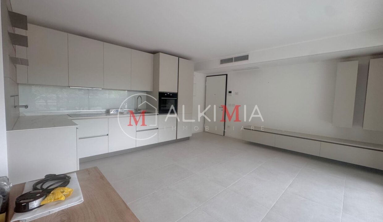 Lignano via dei Pini tricamere con terrazza cucina