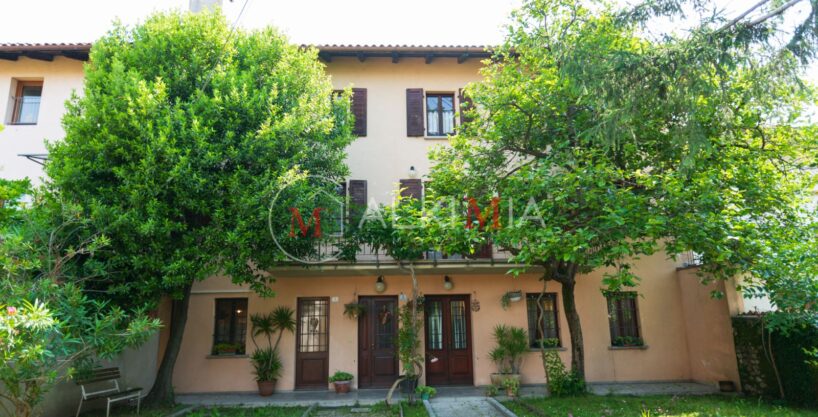 Udine ampia abitazione giardino